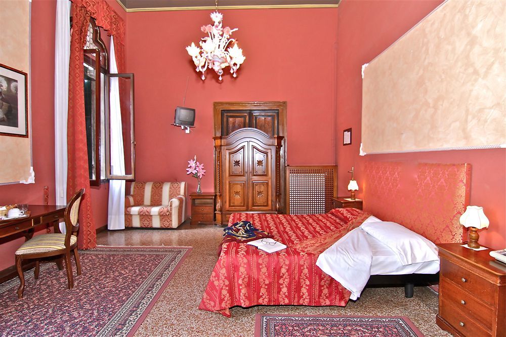 Palazzo Lion Morosini - Check In Presso Locanda Ai Santi Apostoli Венеция Екстериор снимка